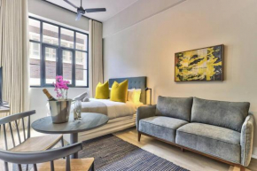 Luxurious Inner City Apartment in The East City